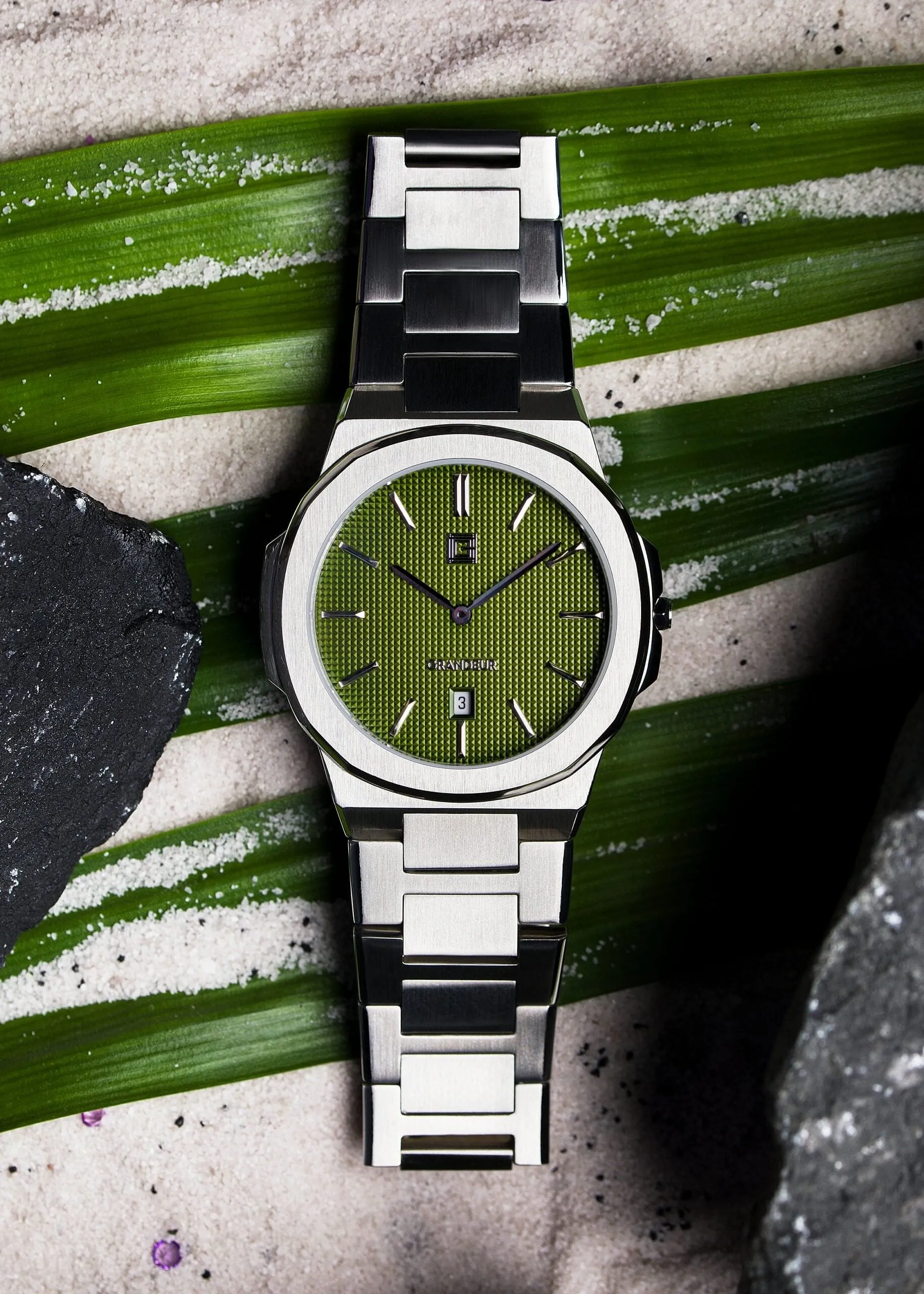 Grandeur Ultra Thin Stain Steel Green 40 MM Quartz Men