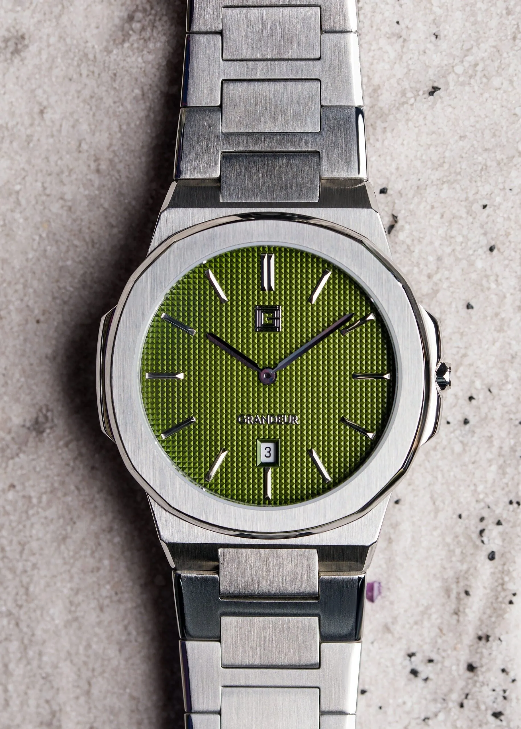Grandeur Ultra Thin Stain Steel Green 40 MM Quartz Men