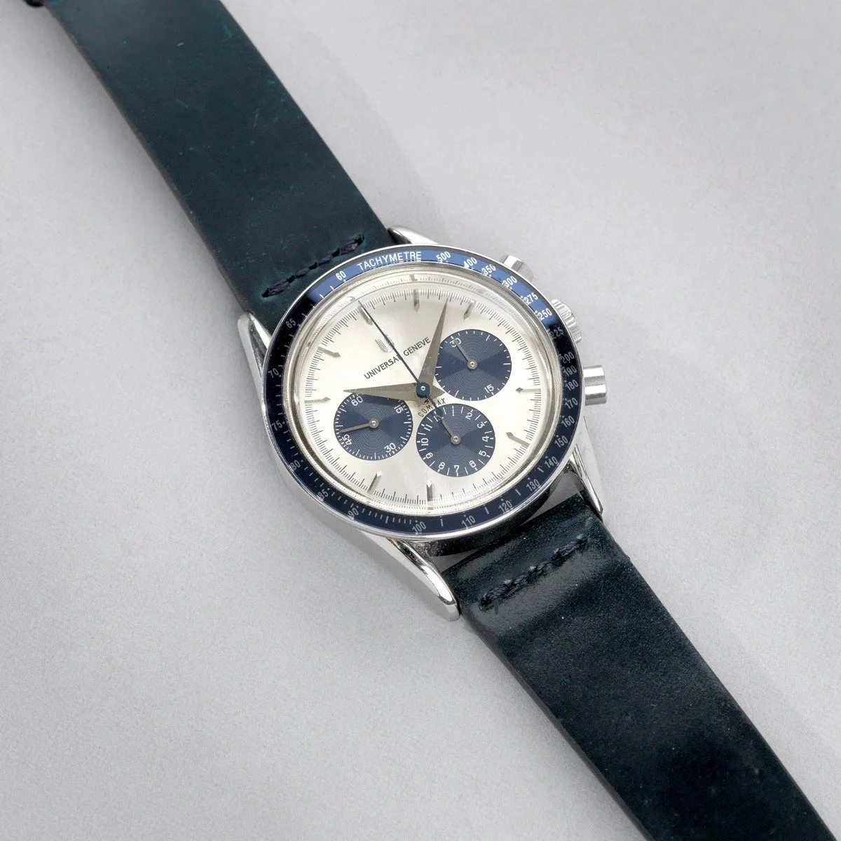 Universal Geneve  Blue Compax Reference 884.495
